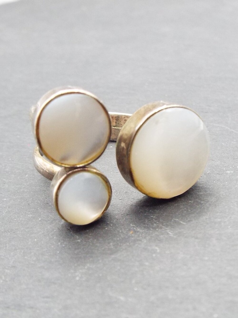 ARTIST UNIQUE OFFERING 950 SILVER GRADUATED PEARL FLAT CABOCHONS SZ. 8 RING 15D